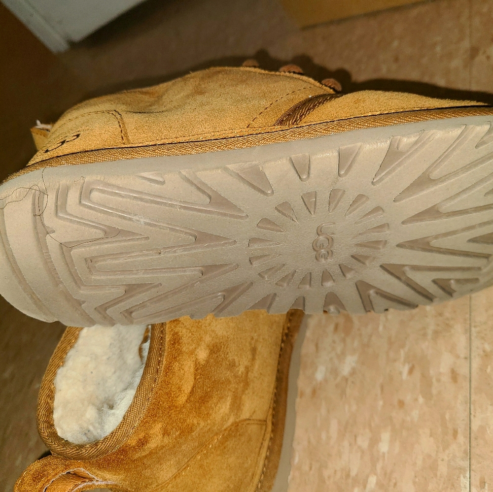 Womens UGG Neumel Short Boot